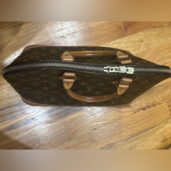 AUTHENTIC LOUIS VUITTON Alma PM Vintage Handbag - Picture 11 of 16